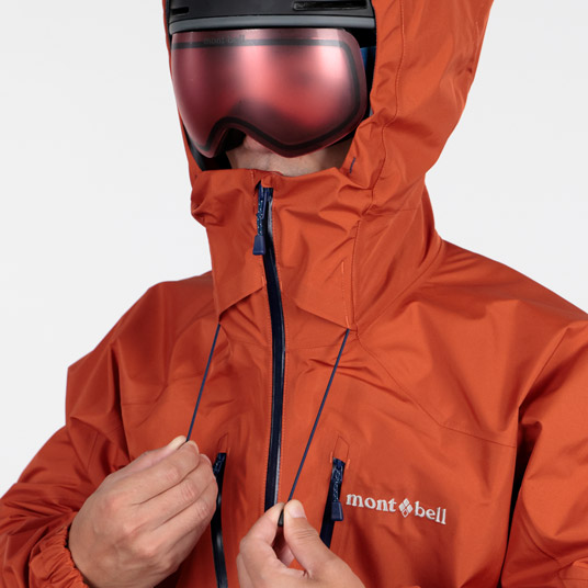 前のドローコードで顔の周囲の調節が可能