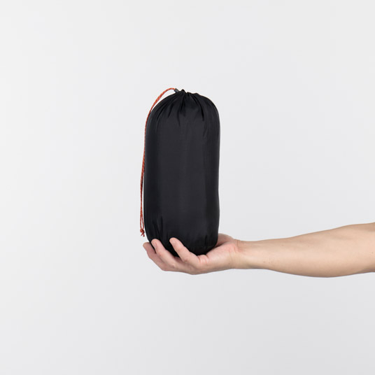 コンパクトに収納でき、携行に便利