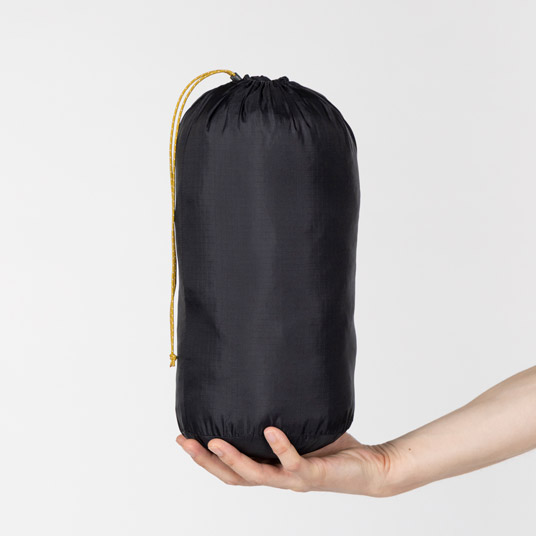 コンパクトに収納でき、携行に便利