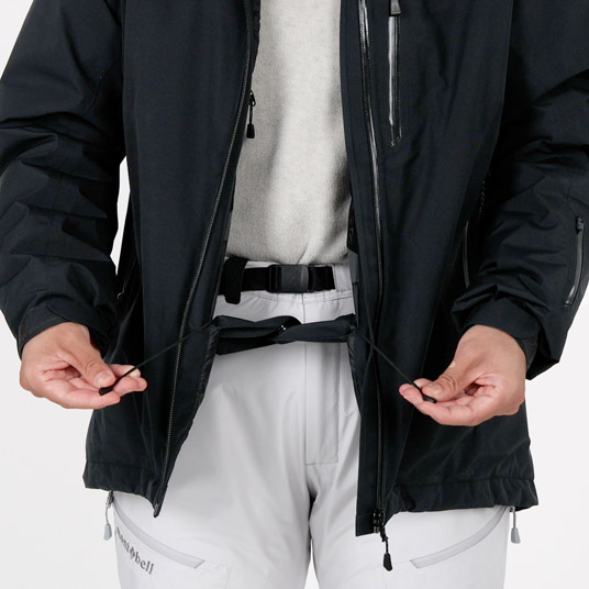 滑り止め付きウインドスカートはドローコードでフィット感を調節できます