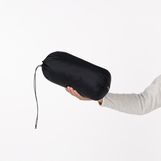 コンパクトに収納でき、携行に便利