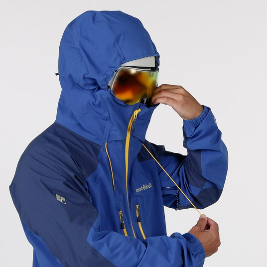 前のドローコードで顔の周囲の調節が可能