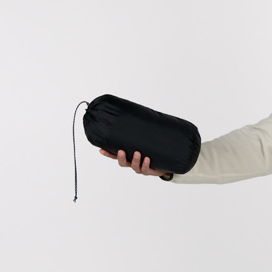 コンパクトに収納でき、携行に便利