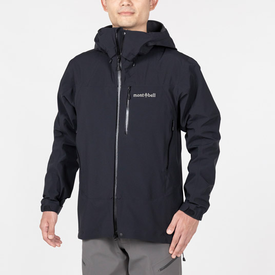 モデル身長179cm／Mサイズ着用