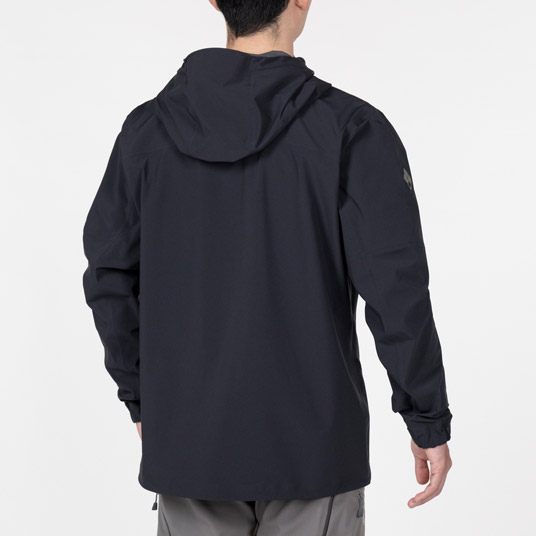 モデル身長179cm／Mサイズ着用