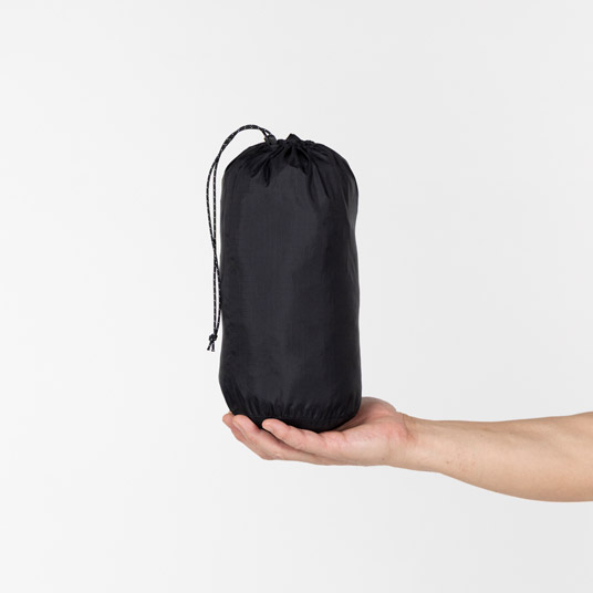 コンパクトに収納でき、携行に便利