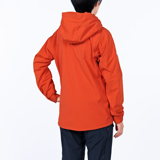 モデル身長167cm／Mサイズ着用