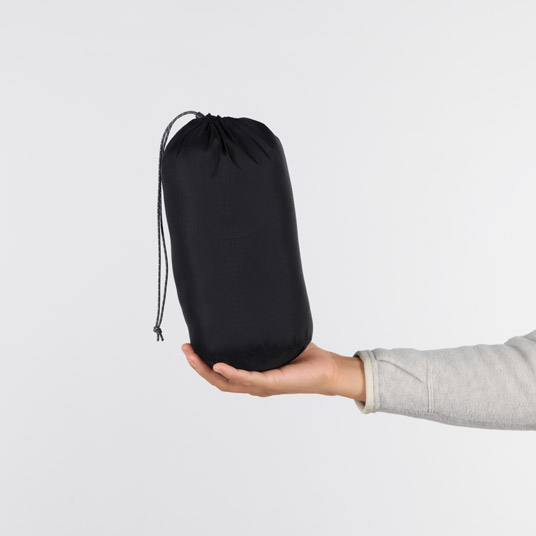 コンパクトに収納でき、携行に便利