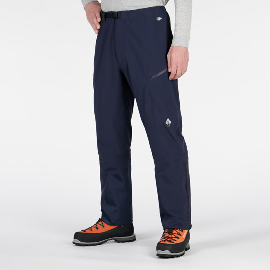 モデル身長179cm／Mサイズ着用