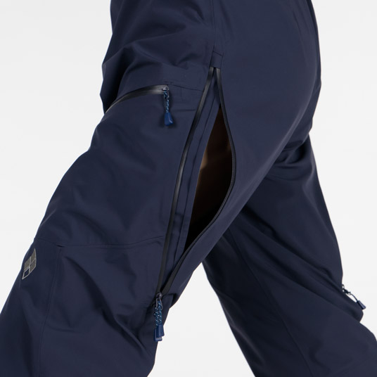 サイドを開けることで、蒸れを排出できます