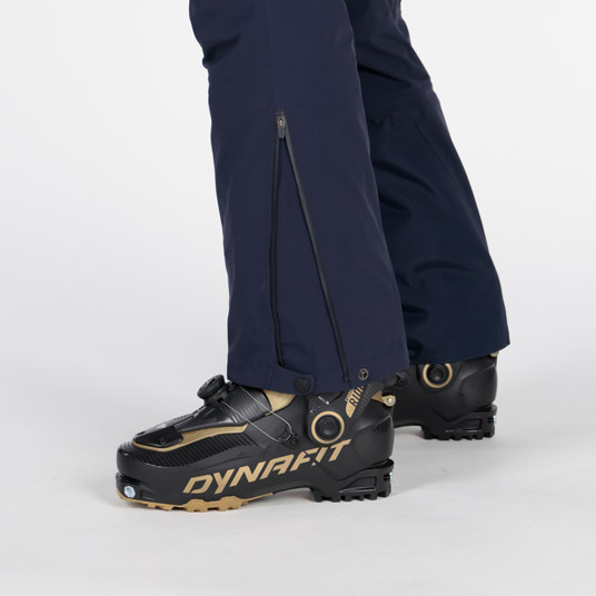 登山用ブーツやスキーブーツの着脱が容易なジッパー