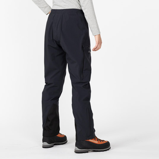 モデル身長174cm／Mサイズ着用