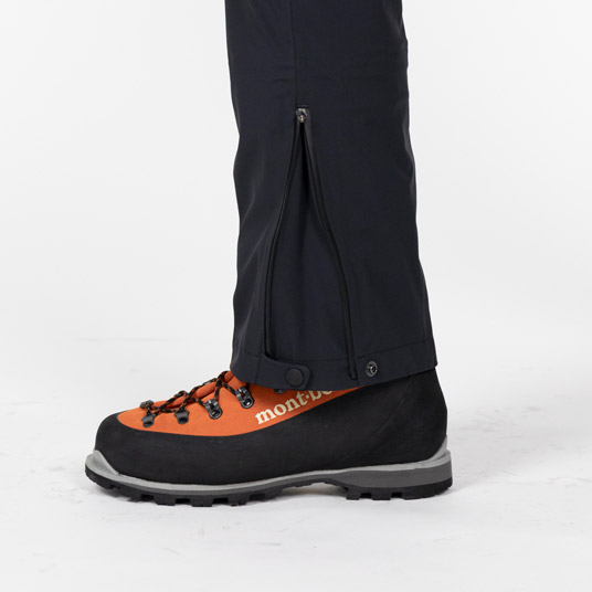 登山用ブーツやスキーブーツの着脱が容易なジッパー