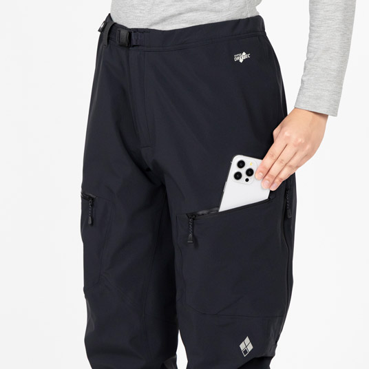 小物などが入れられるジッパー付きのサイドポケット