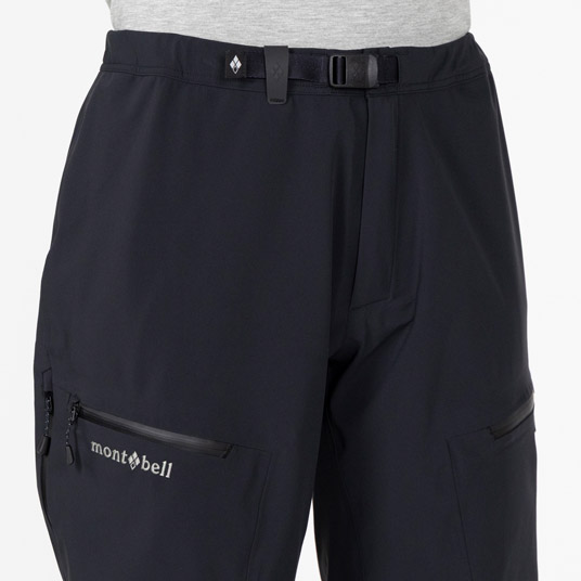 ウエストが調節できるバックル付きベルト