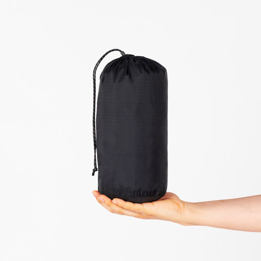 コンパクトに収納でき、携行に便利