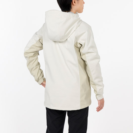 モデル身長167cm／Mサイズ着用