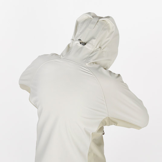 優れたストレッチ性を備え体の動きにしなやかに追従