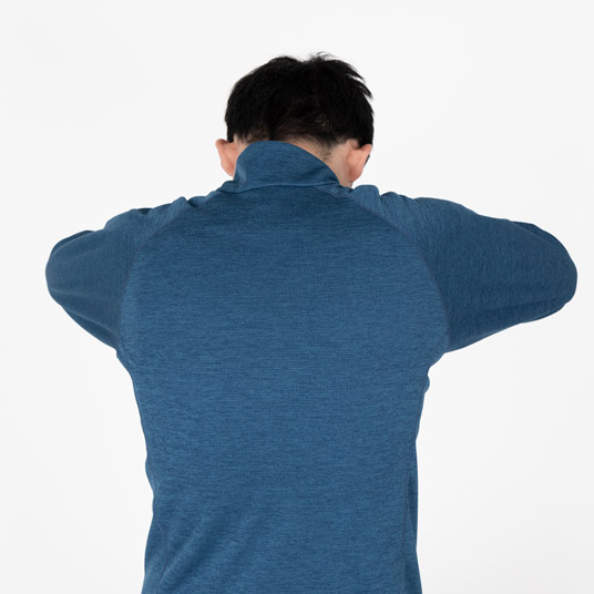 優れたストレッチ性を備え体の動きにしなやかに追従