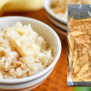 朝掘り新鮮タケノコ使用！農家特製たけのこご飯の素3合用×2パック　国産筍たっぷり