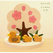 彩り歳時記　4月　【桜とカルガモの親子】